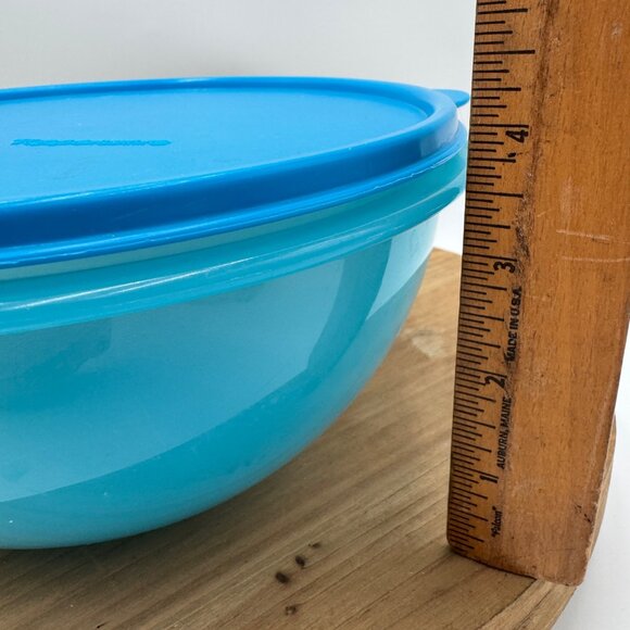 Tupperware Wonderlier Bowl present  Gift Dry Liquid Storage Spill Proof  8 3/4 c - Picture 11 of 12